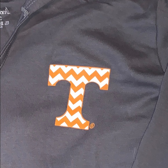 NWOT Juniors Sz L hoodie TN For the glory top. - Picture 2 of 5